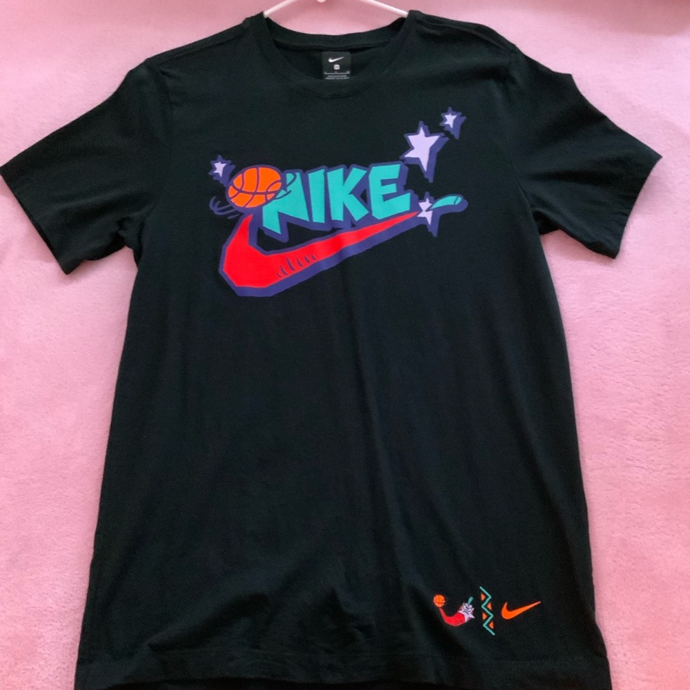 Men’s Nike shirt